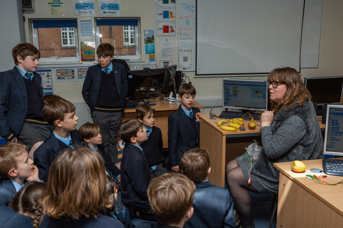 LAUNCH – LEARNING AND UNDERSTANDING NEW CHALLENGING HORIZONS